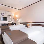 Toyoko Hauptbahnhof Hotel 3*