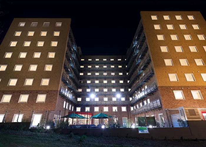 Toyoko Hauptbahnhof מלון