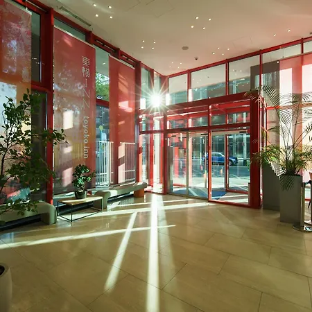 Toyoko Hauptbahnhof 3*