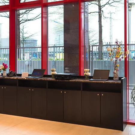 Toyoko Hauptbahnhof Hotel 3*