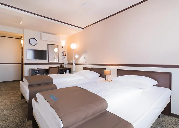 Toyoko Hauptbahnhof Hotel 3*