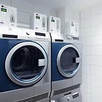 Toyoko Hauptbahnhof Szálloda 3*