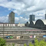 Szálloda Toyoko Hauptbahnhof