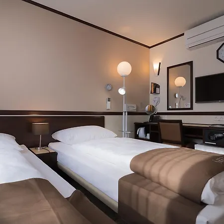 Hotell Toyoko Hauptbahnhof 3*