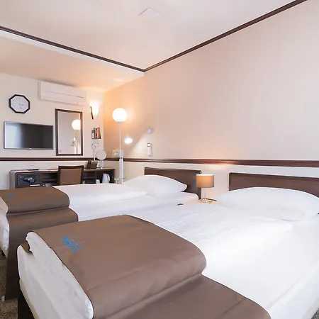 Toyoko Hauptbahnhof Hotell 3*